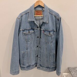 Levi’s Classic Denim Trucker Jacket – Size XL